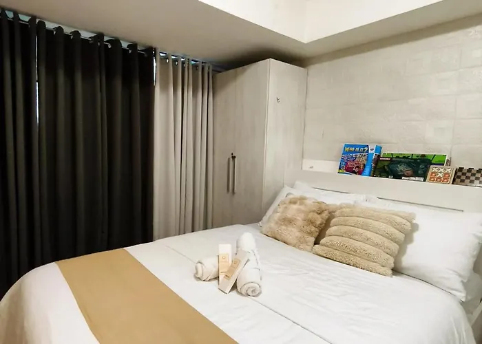 Casa Azure By B&m Staycation At Paranque * Manila