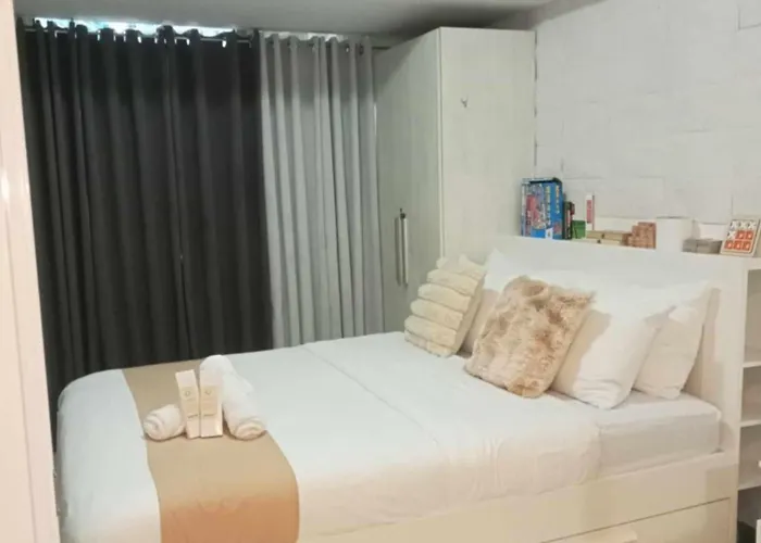 Apartamento Casa Azure By B&m Staycation At Paranque *