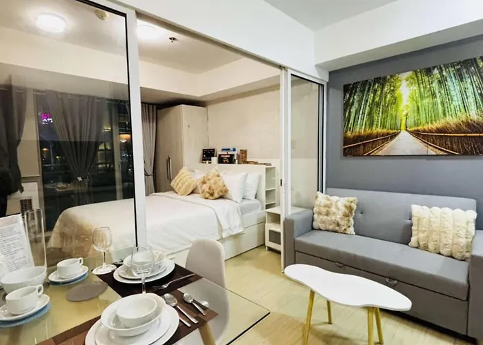 Casa Azure By B&m Staycation At Paranque Apartamento *